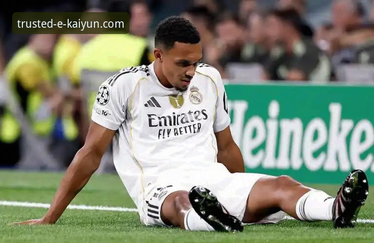 皇马球星阿诺德场外小插曲详解：从球迷互动看体育平台信息价值